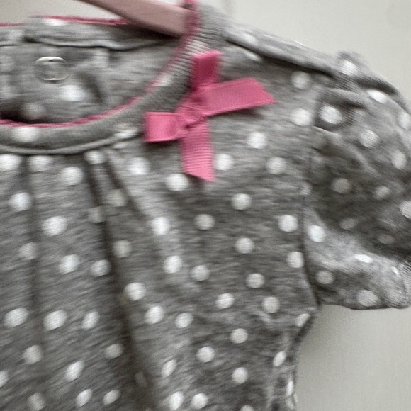 NWOT Simple Joys by Carter’s 18M Gray & White Polka Dot Short Sleeve Girl Onesie - Picture 4 of 5